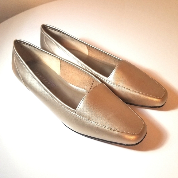 Partners Shoes - Picture 2 of 5